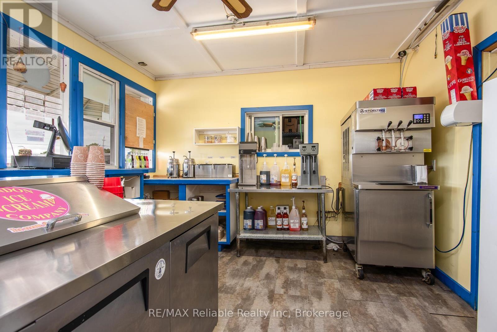 6 Kings Hwy 4, Huron East (Tuckersmith), ON