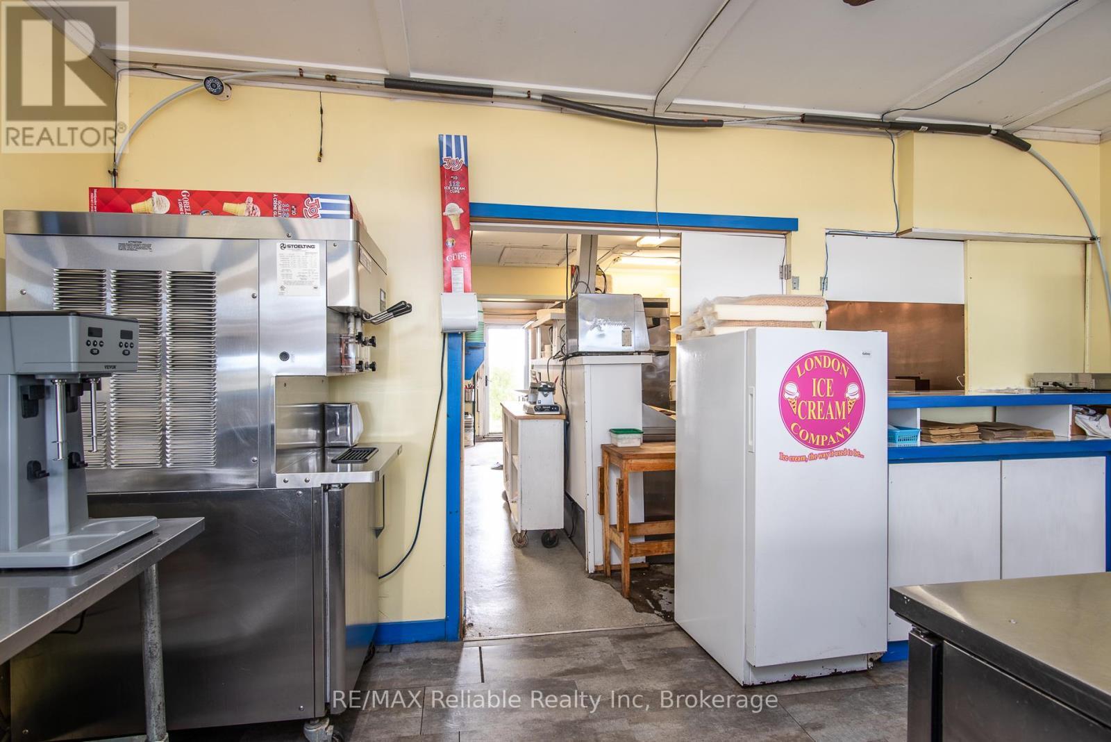 6 Kings Hwy 4, Huron East (Tuckersmith), ON