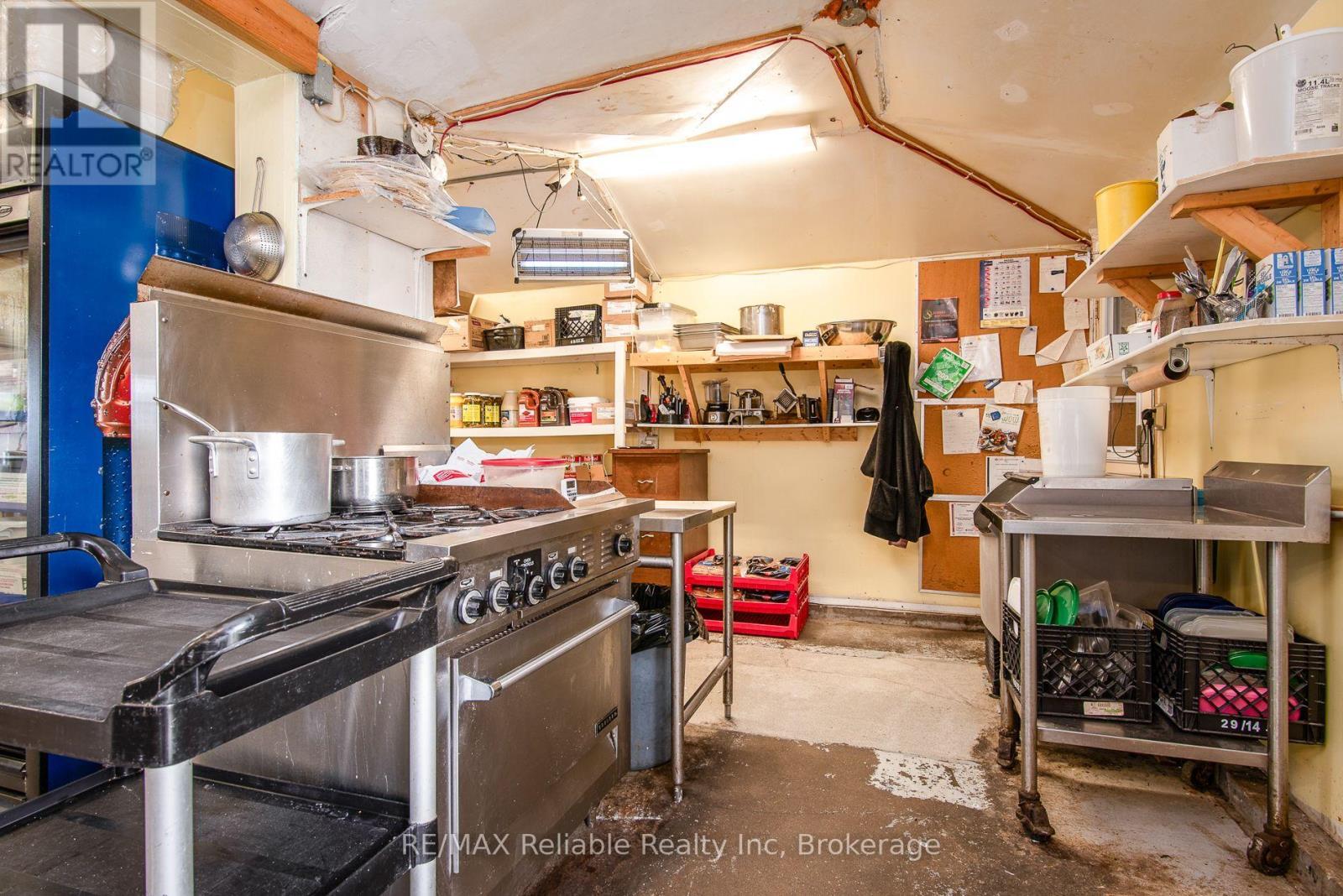 6 Kings Hwy 4, Huron East (Tuckersmith), ON