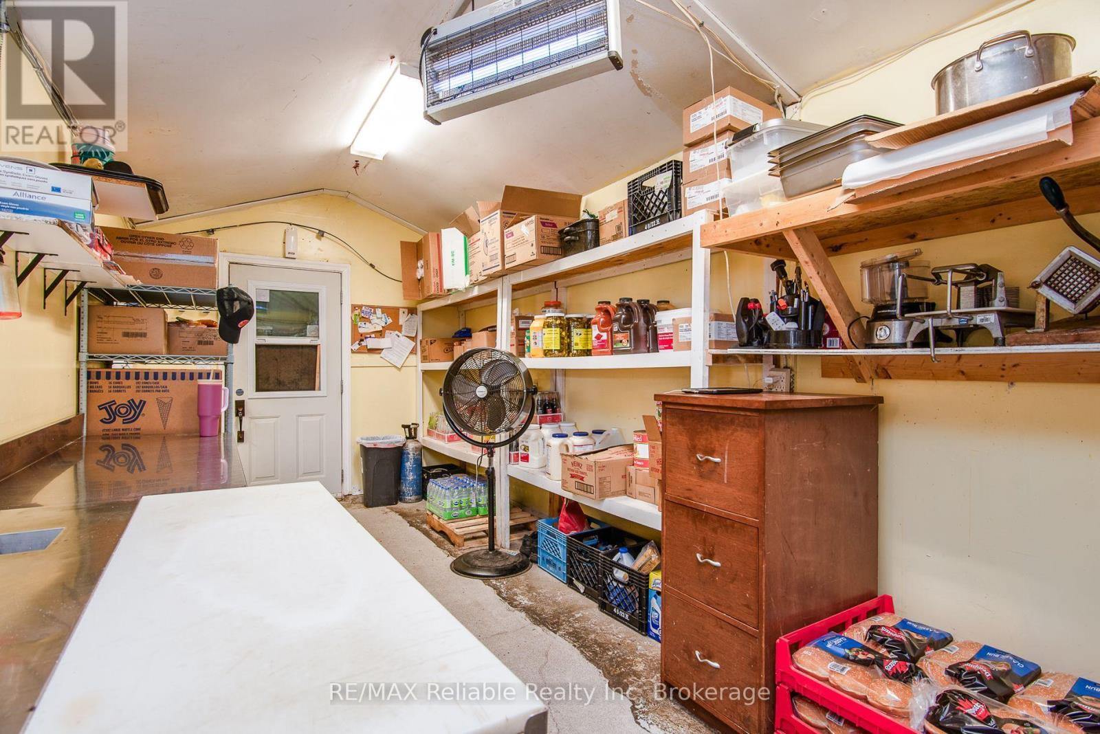 6 Kings Hwy 4, Huron East (Tuckersmith), ON