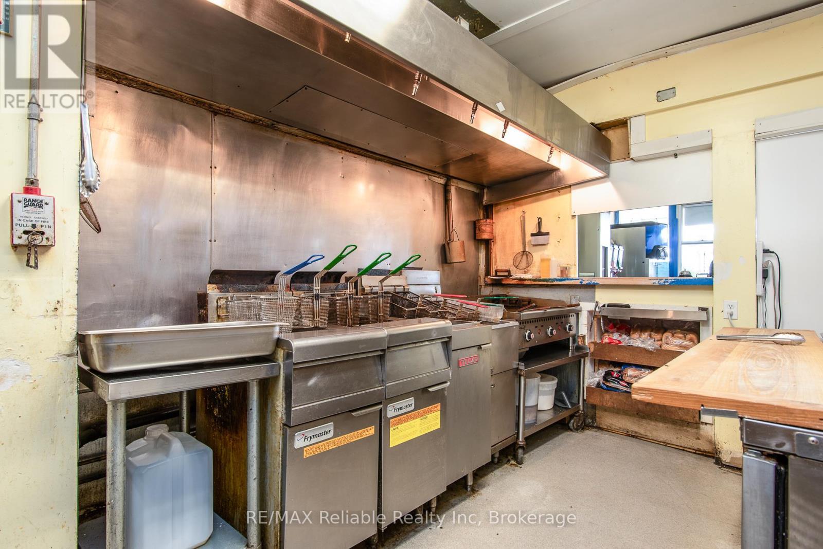 6 Kings Hwy 4, Huron East (Tuckersmith), ON