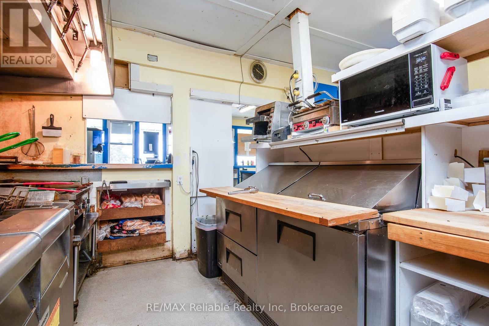 6 Kings Hwy 4, Huron East (Tuckersmith), ON