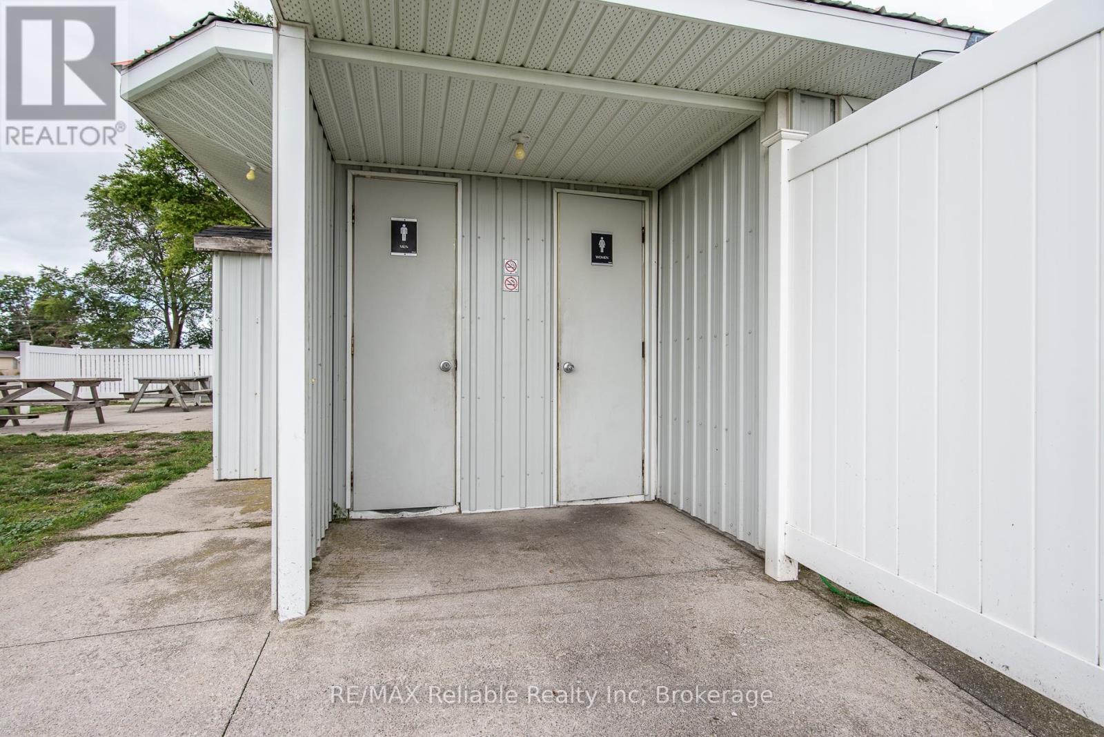 6 Kings Hwy 4, Huron East (Tuckersmith), ON