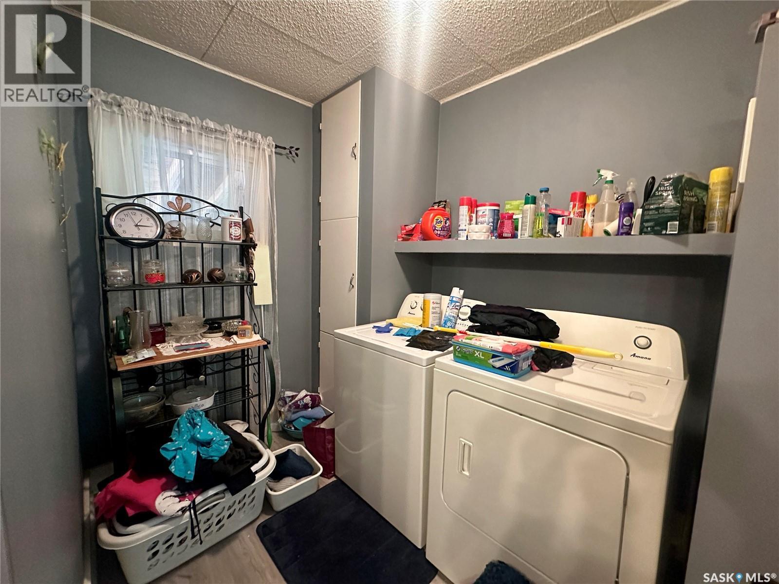 346 Cotter Street, Kamsack, SK - Indoor Photo Showing Laundry Room