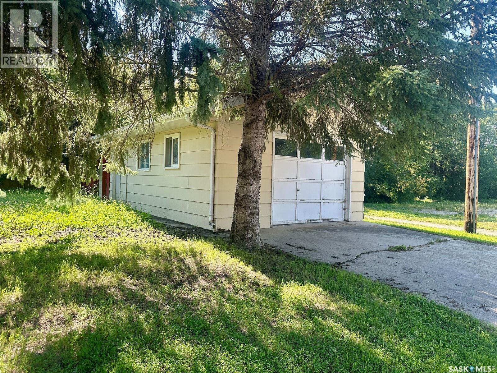 346 Cotter Street, Kamsack, SK - Outdoor