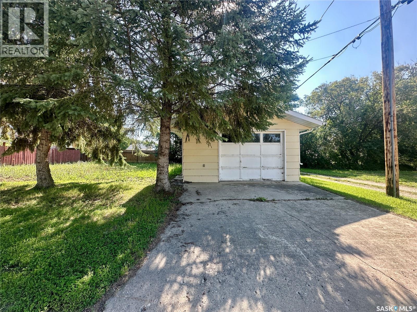 346 Cotter Street, Kamsack, SK - Outdoor