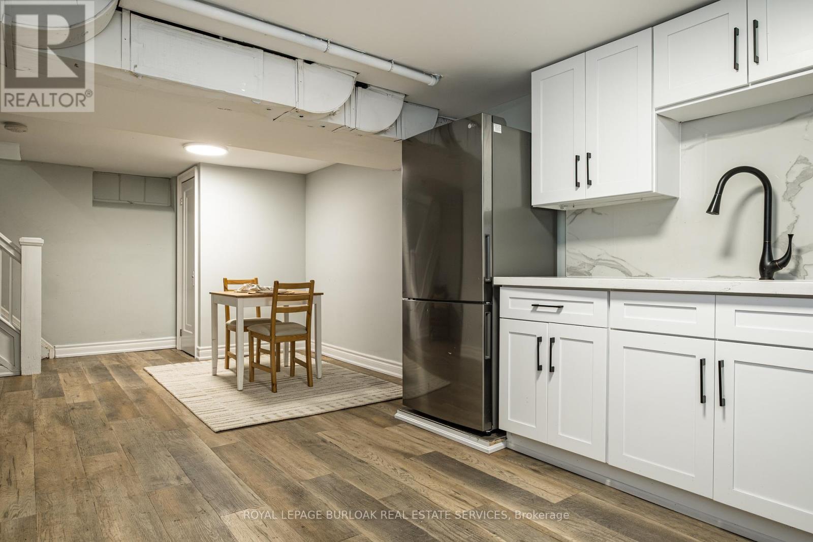 3 Oakwood Place, Hamilton, ON - Indoor