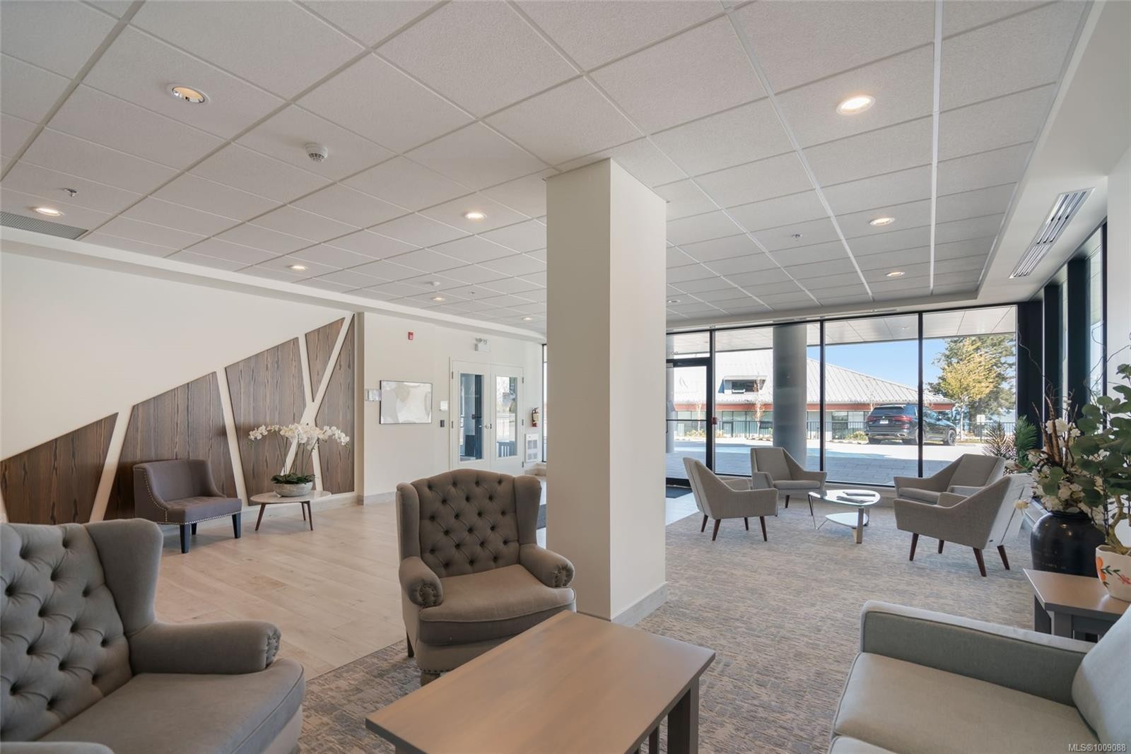 207-3529 Dolphin Dr, Nanoose Bay, BC - Indoor Photo Showing Other Room