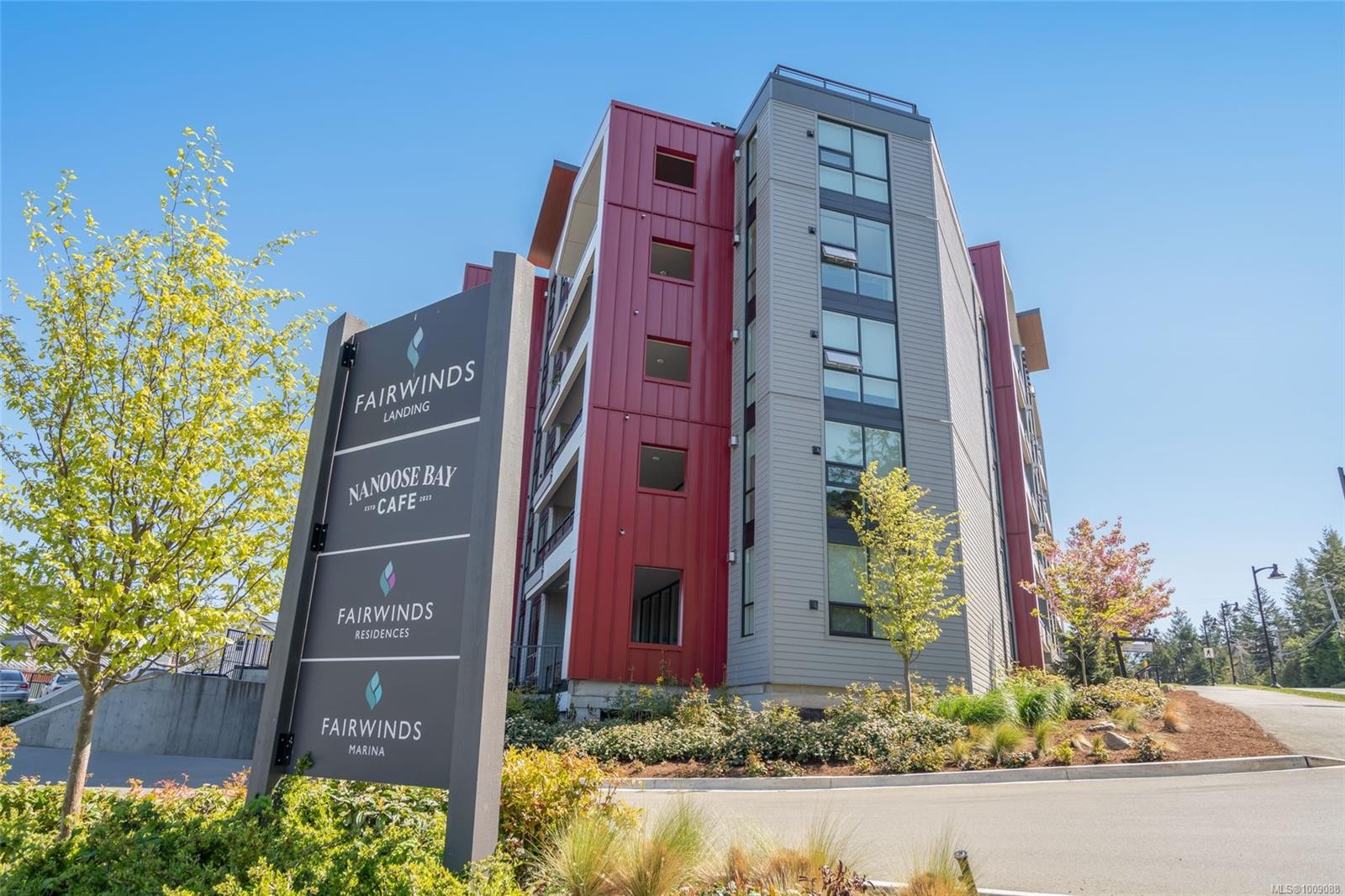 207-3529 Dolphin Dr, Nanoose Bay, BC - Outdoor