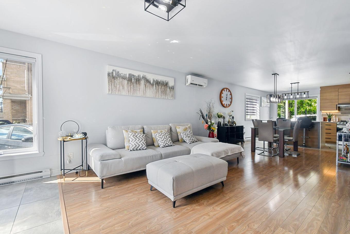 Living room - 9815 Rue Henri-Piché, Mirabel, QC - Indoor Photo Showing Living Room