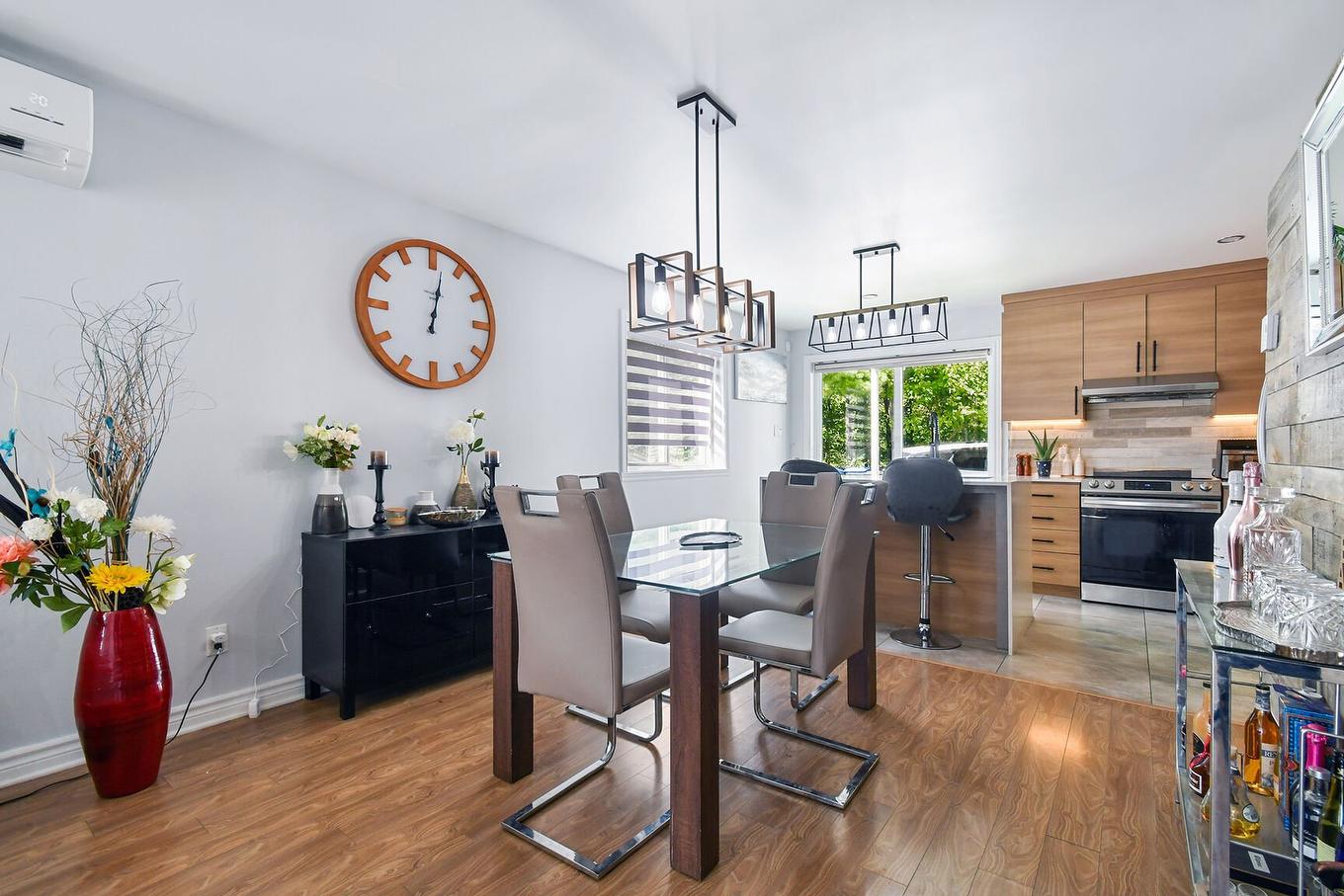 Dining room - 9815 Rue Henri-Piché, Mirabel, QC - Indoor Photo Showing Dining Room