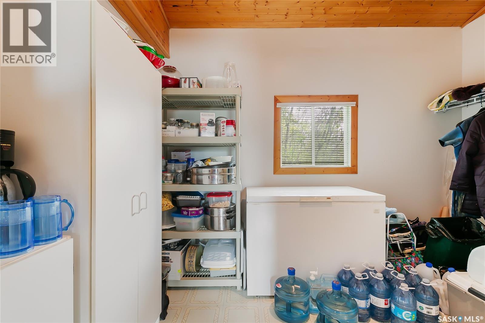 625 Aurora Street, Saskatchewan Beach, SK - Indoor