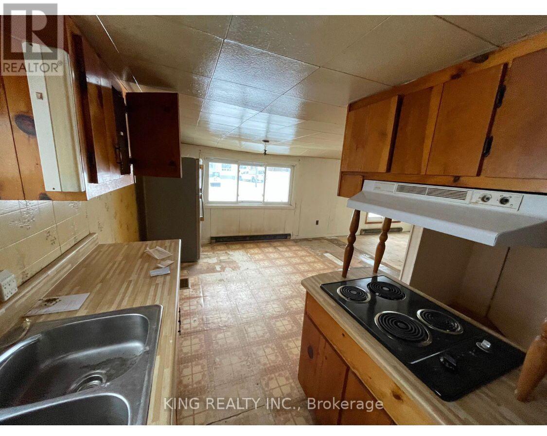 201 Third Avenue, Hornepayne, ON - Indoor