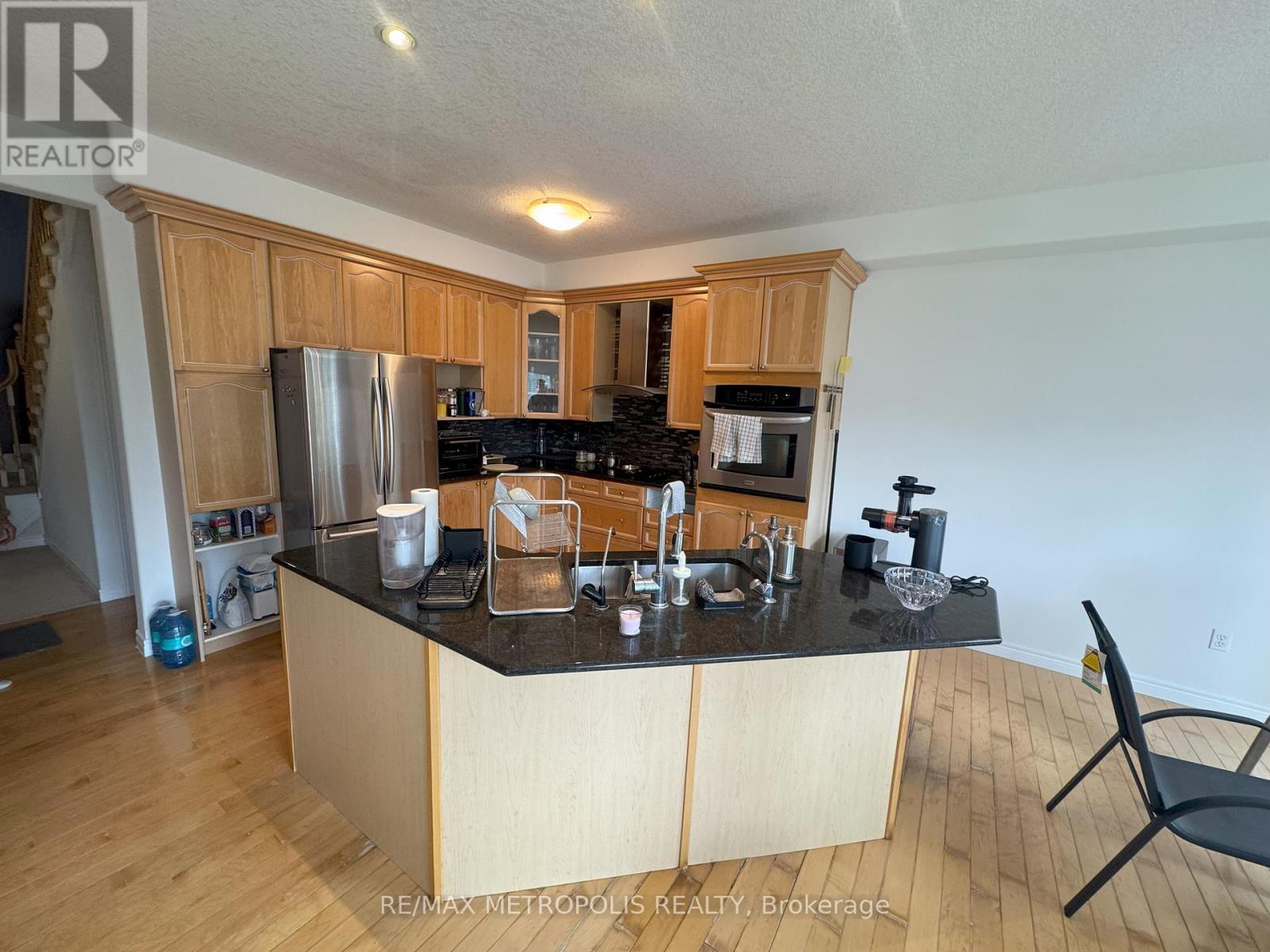 Room 1 - 770 Brandenburg Boulevard, Waterloo, ON - Indoor Photo Showing Kitchen With Double Sink