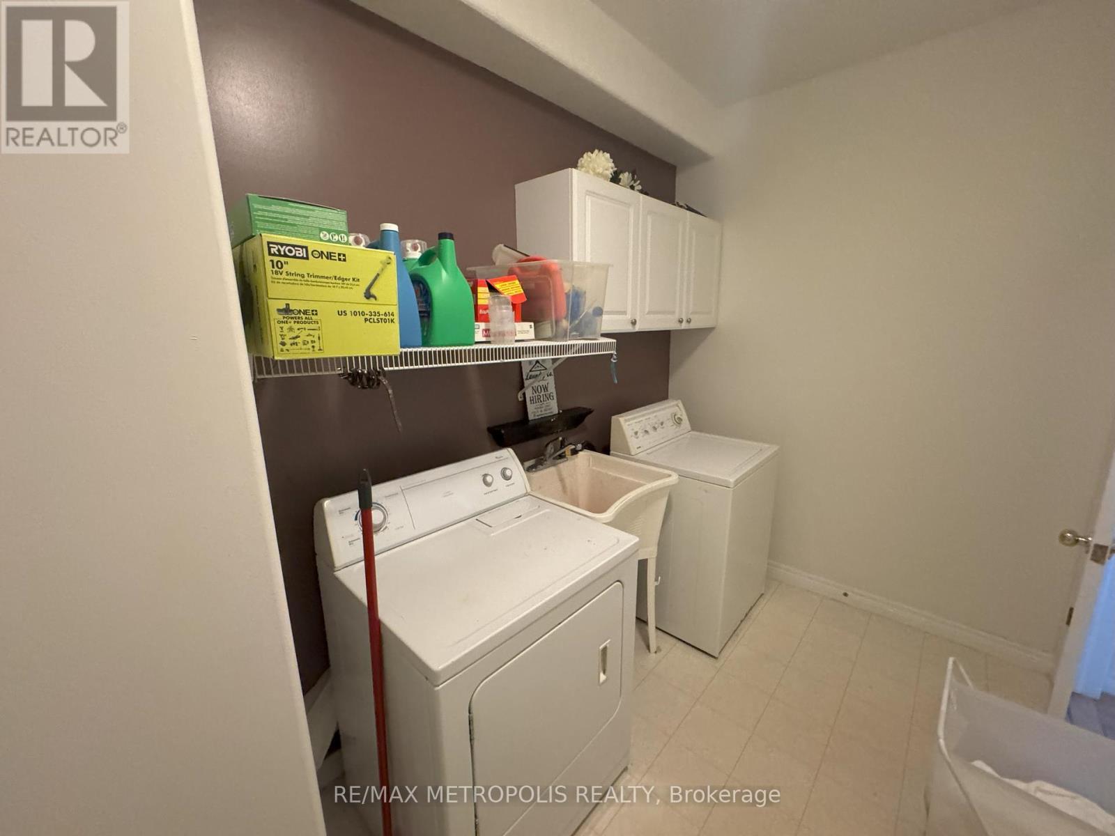 Room 3 - 770 Brandenburg Boulevard, Waterloo, ON - Indoor Photo Showing Laundry Room