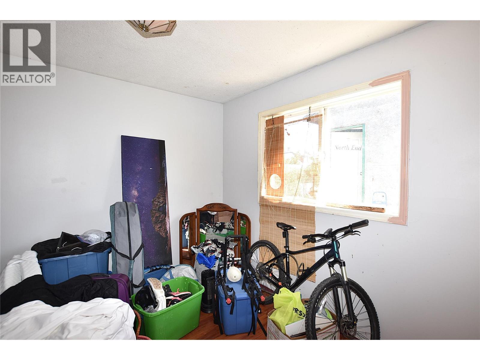 bedroom 2 used for storage - 2201 34 Street, Vernon, BC - Indoor Photo Showing Other Room