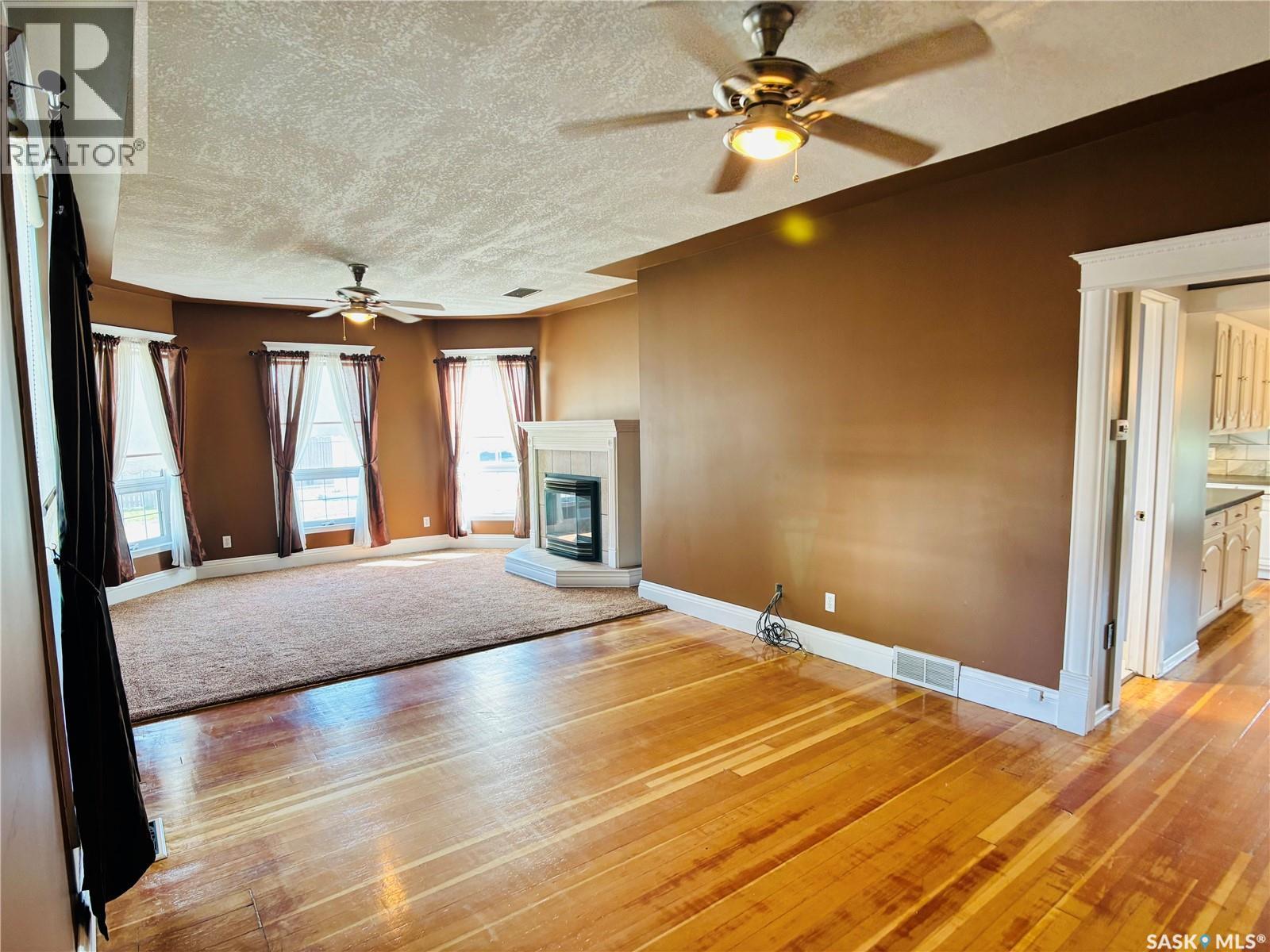 520 1St Street, North Portal, SK - Indoor With Fireplace