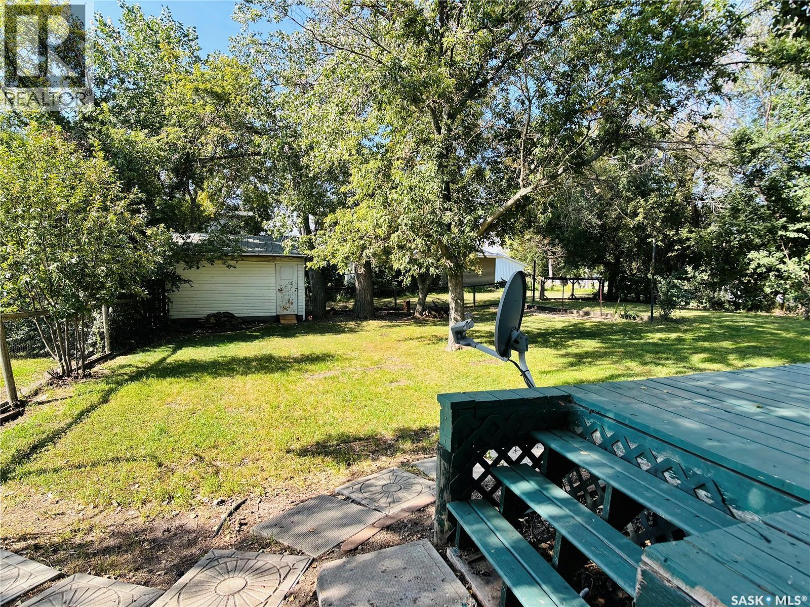 520 1St Street, North Portal, SK - Outdoor