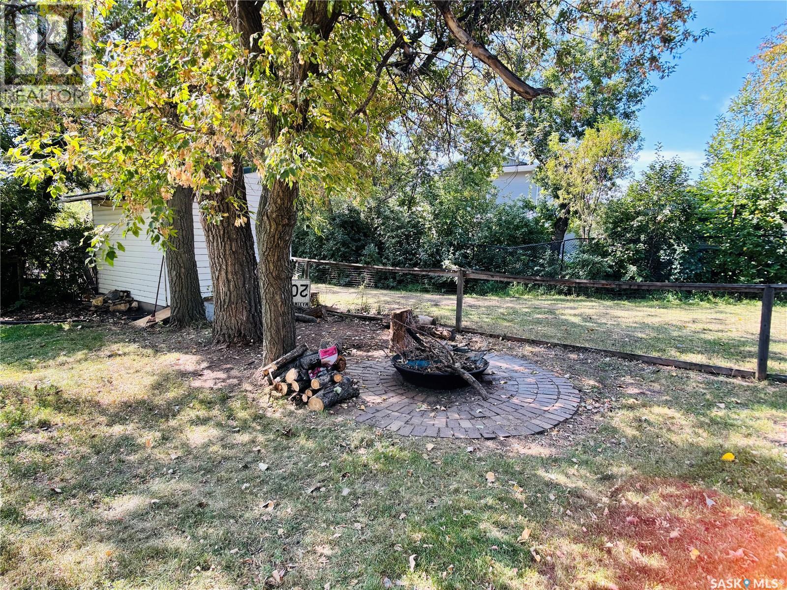 520 1St Street, North Portal, SK - Outdoor