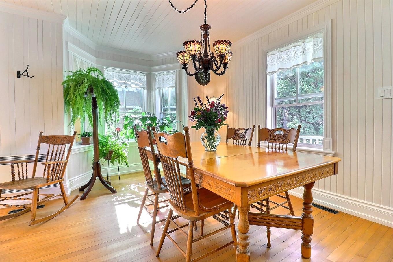 Dining room - 987 Ch. De La Montagne, Mont-Saint-Hilaire, QC - Indoor Photo Showing Dining Room
