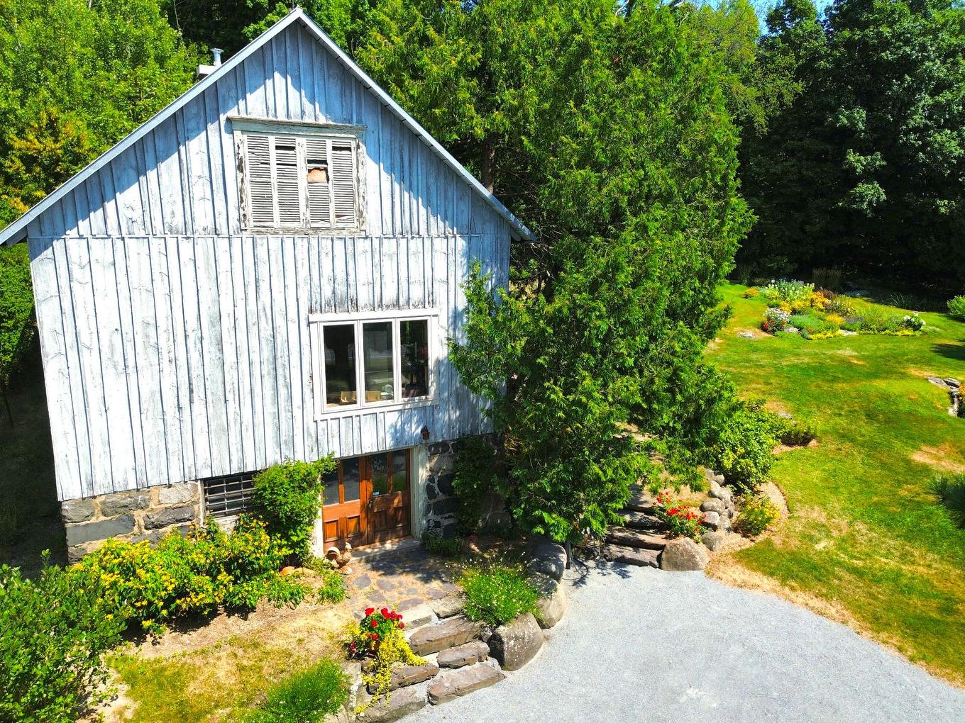 Workshop - 987 Ch. De La Montagne, Mont-Saint-Hilaire, QC - Outdoor