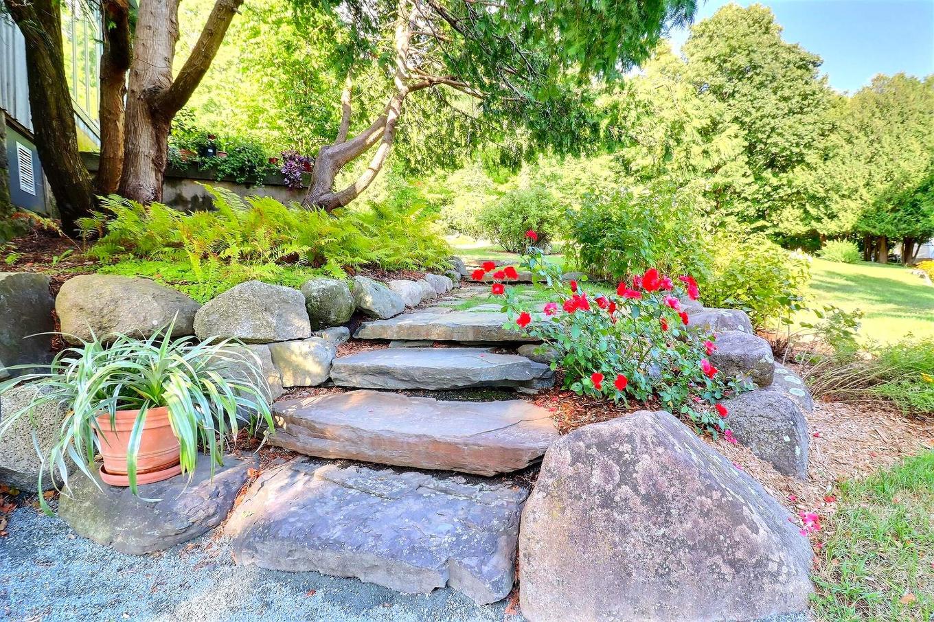 Exterior - 987 Ch. De La Montagne, Mont-Saint-Hilaire, QC - Outdoor