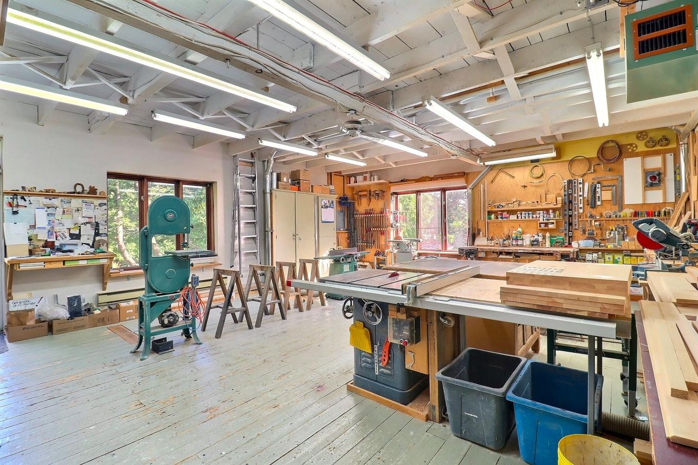 Workshop - 987 Ch. De La Montagne, Mont-Saint-Hilaire, QC - Indoor Photo Showing Other Room