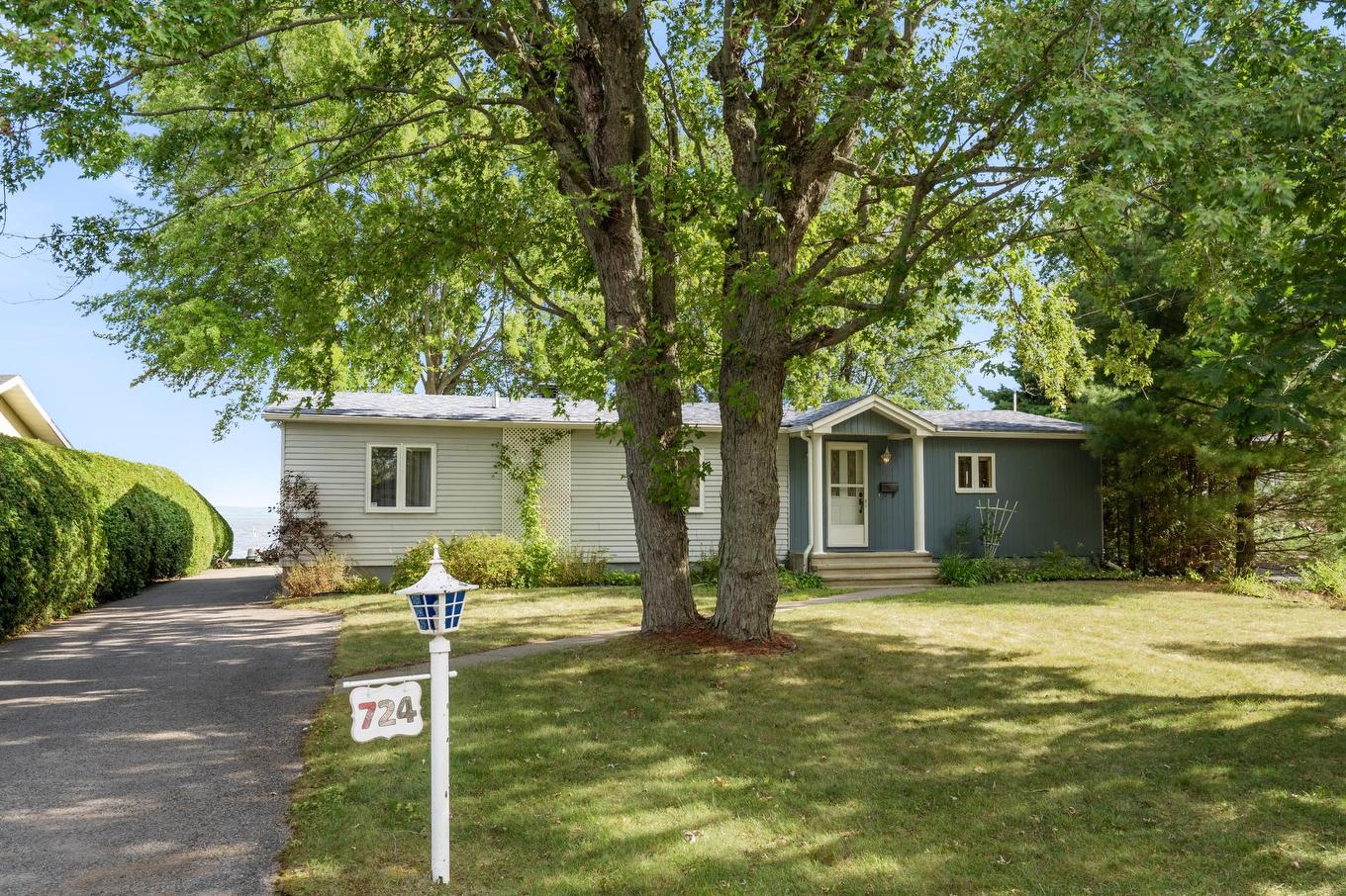 Frontage - 724 Av. De Venise O., Venise-En-Québec, QC - Outdoor