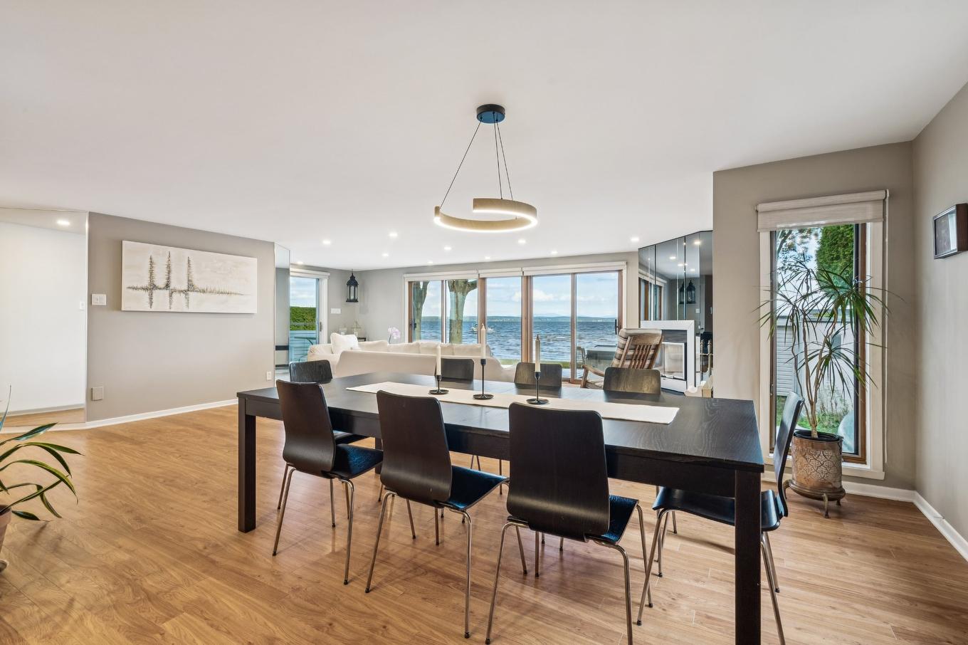 Dining room - 724 Av. De Venise O., Venise-En-Québec, QC - Indoor Photo Showing Dining Room
