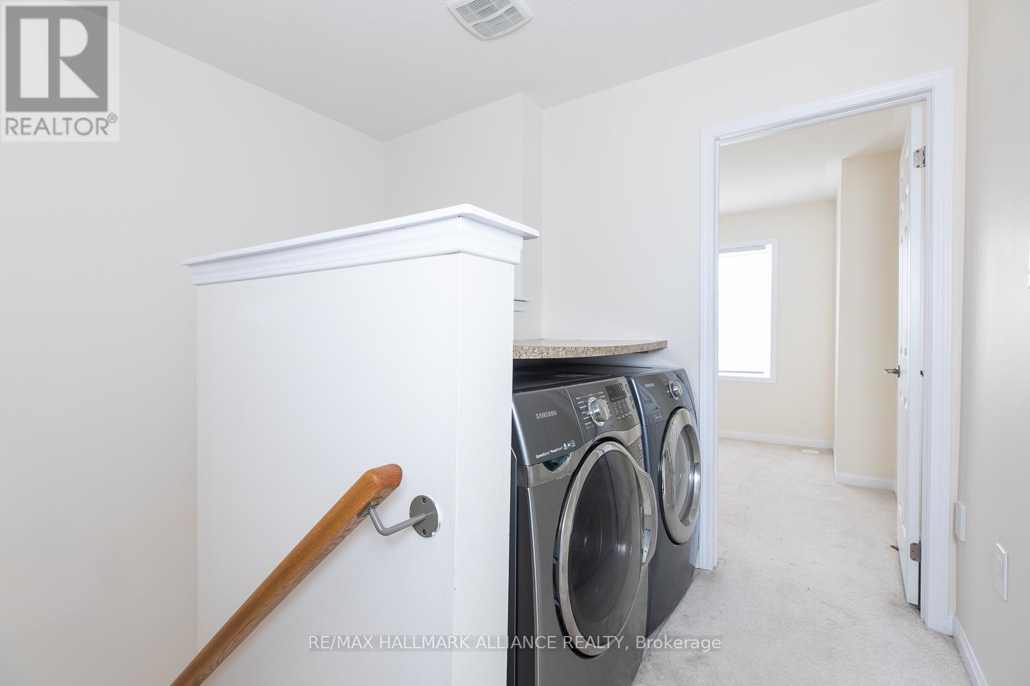 142 Baycliffe Crescent, Brampton, ON - Indoor Photo Showing Laundry Room