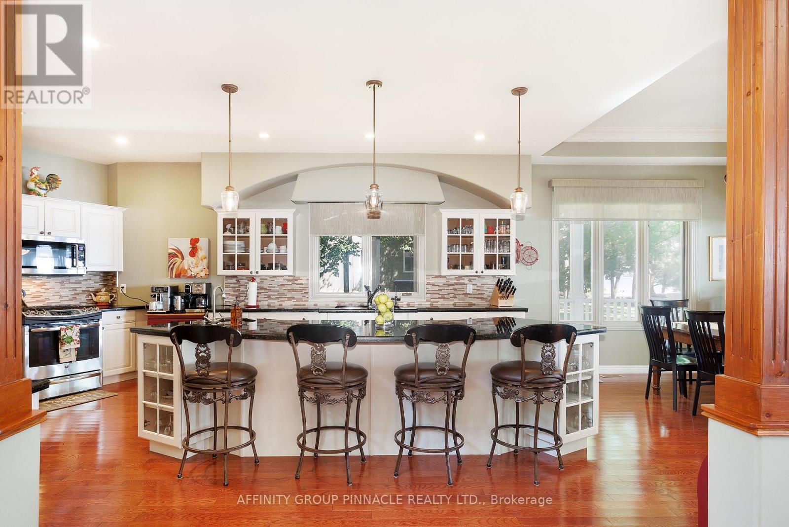 12 Edgewood Drive, Kawartha Lakes (Verulam), ON - Indoor Photo Showing Kitchen With Upgraded Kitchen