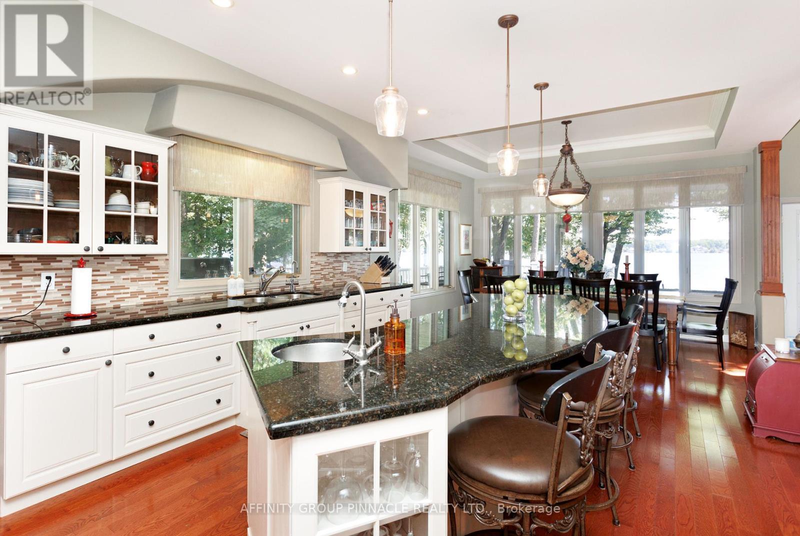 12 Edgewood Drive, Kawartha Lakes (Verulam), ON - Indoor Photo Showing Kitchen With Upgraded Kitchen