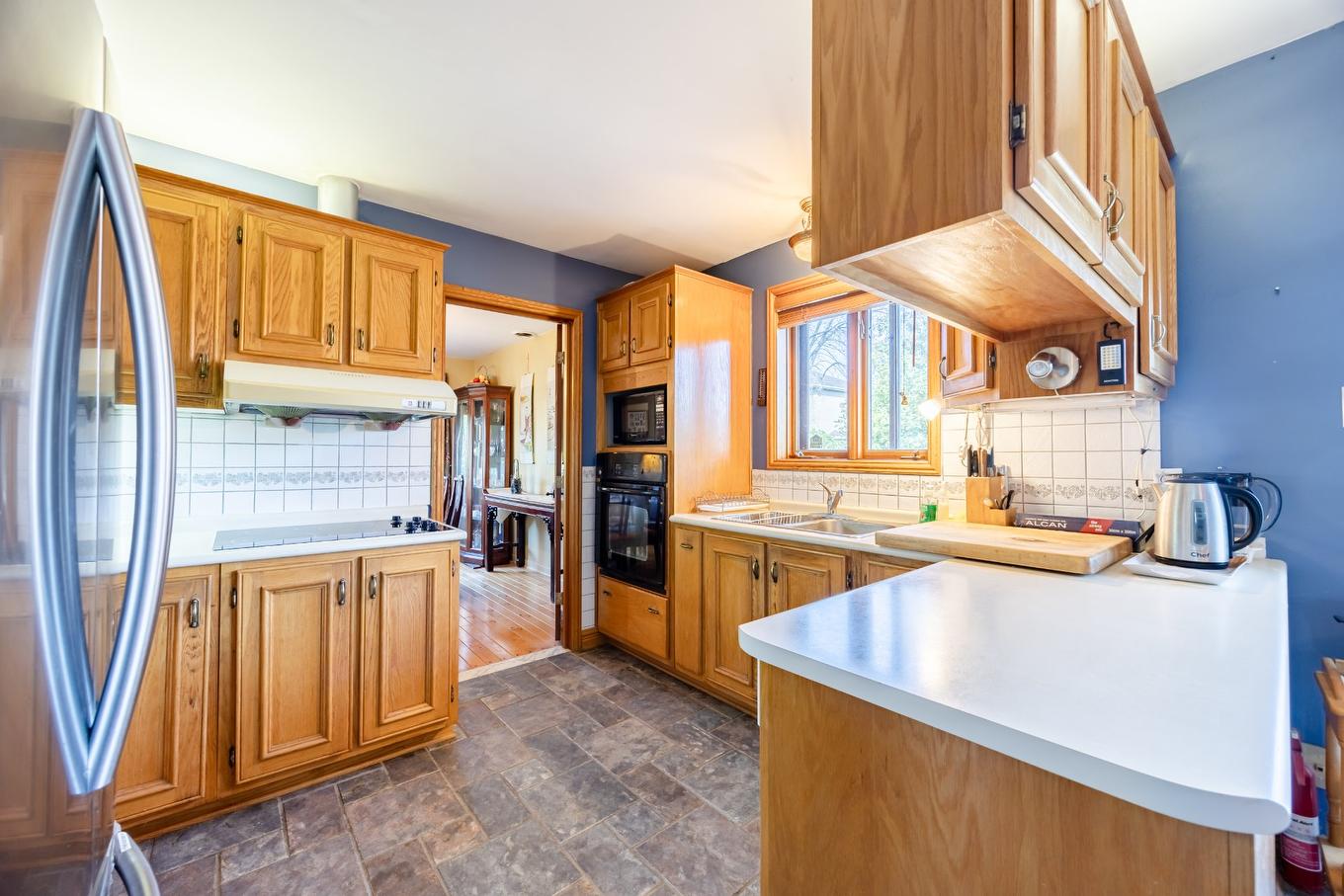 Kitchen - 104 Ch. Du Vieux-Moulin, Notre-Dame-De-L'Île-Perrot, QC - Indoor Photo Showing Kitchen