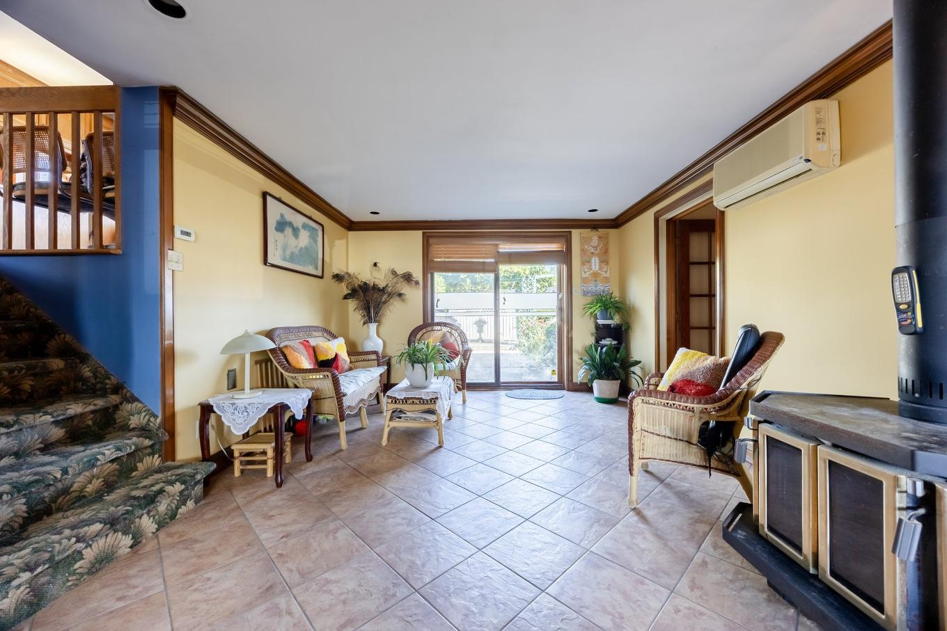 Family room - 104 Ch. Du Vieux-Moulin, Notre-Dame-De-L'Île-Perrot, QC - Indoor