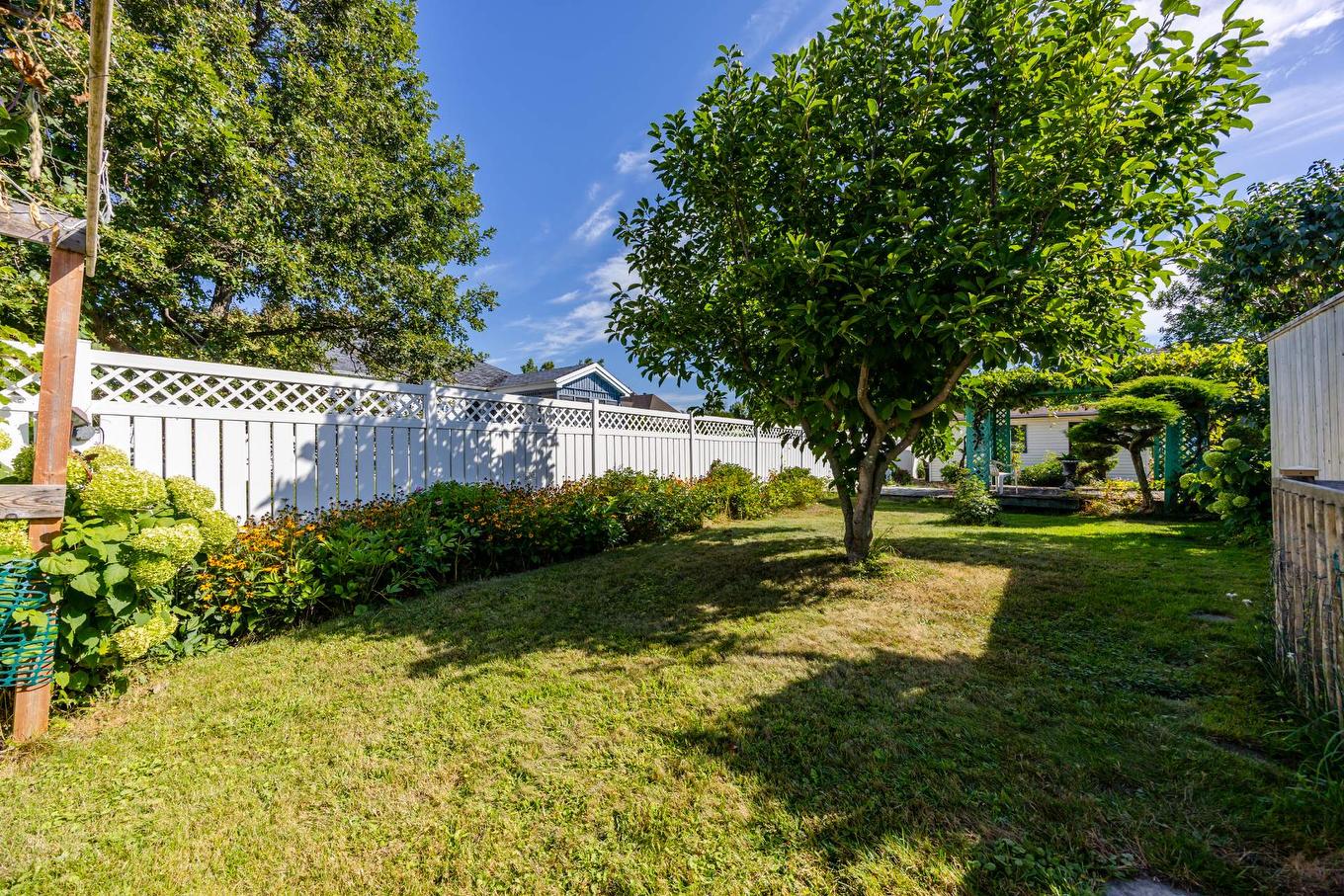 Backyard - 104 Ch. Du Vieux-Moulin, Notre-Dame-De-L'Île-Perrot, QC - Outdoor