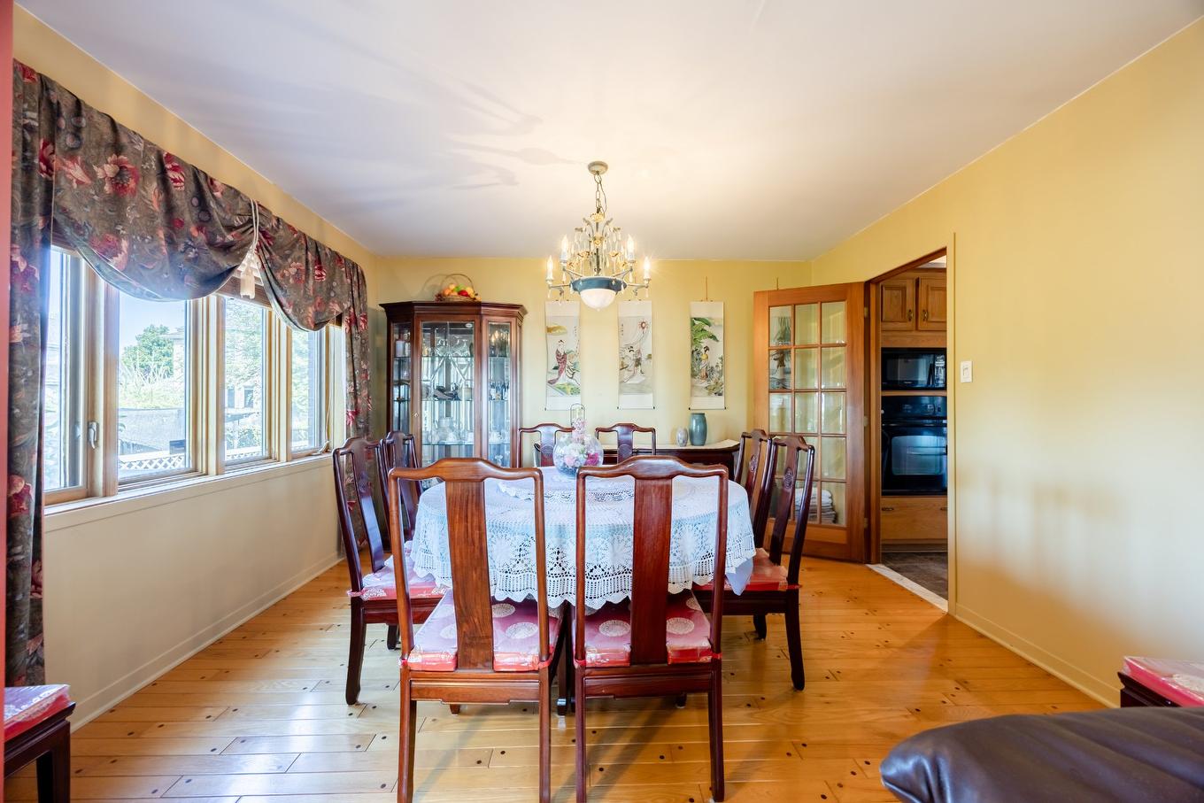 Dining room - 104 Ch. Du Vieux-Moulin, Notre-Dame-De-L'Île-Perrot, QC - Indoor Photo Showing Dining Room