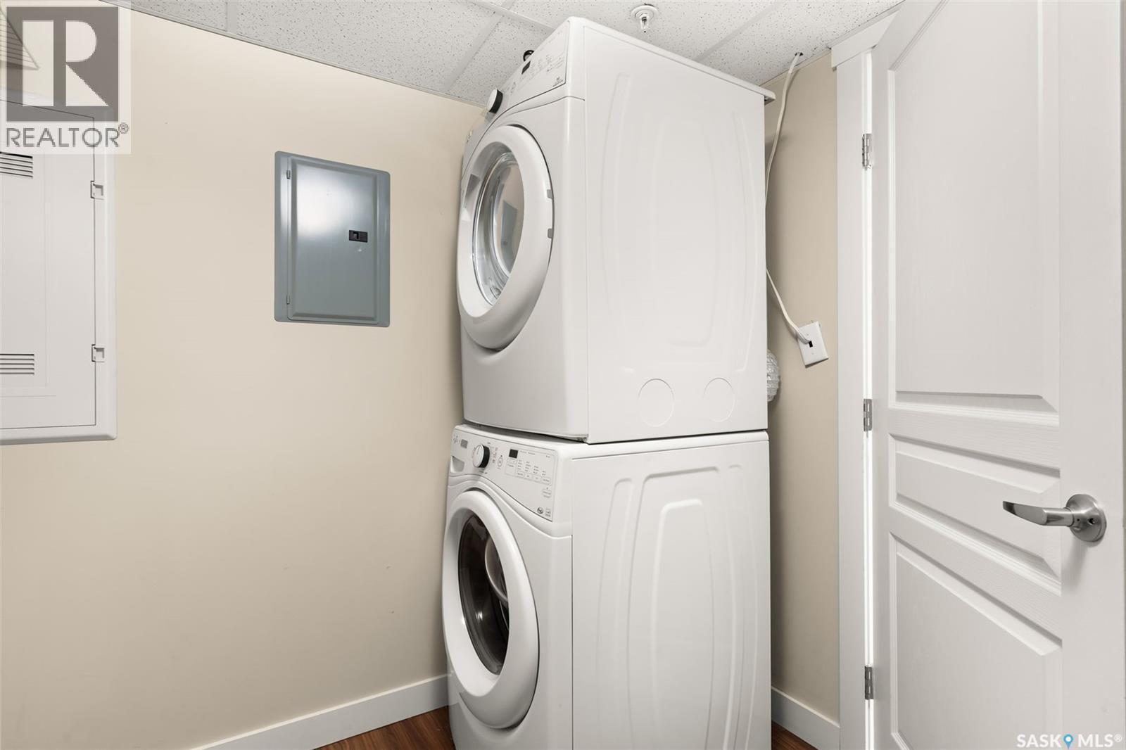 311 5301 Universal Crescent, Regina, SK - Indoor Photo Showing Laundry Room