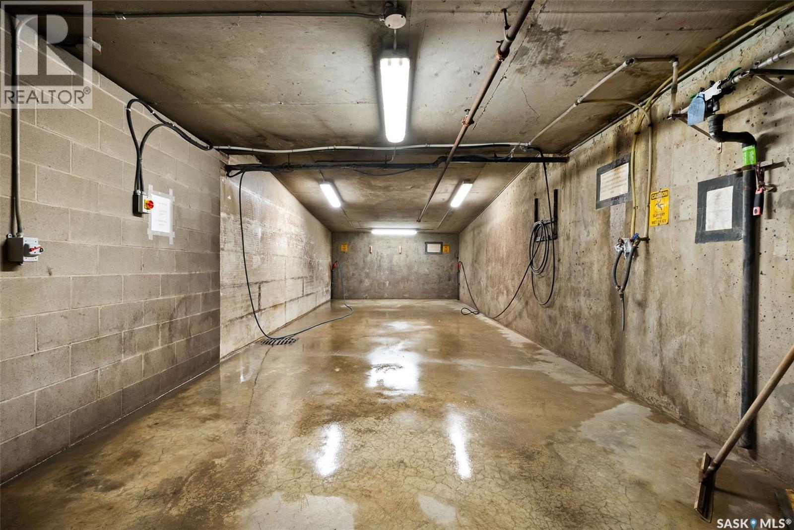 311 5301 Universal Crescent, Regina, SK - Indoor