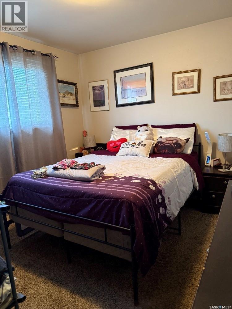 616 28Th Street E, Prince Albert, SK - Indoor Photo Showing Bedroom
