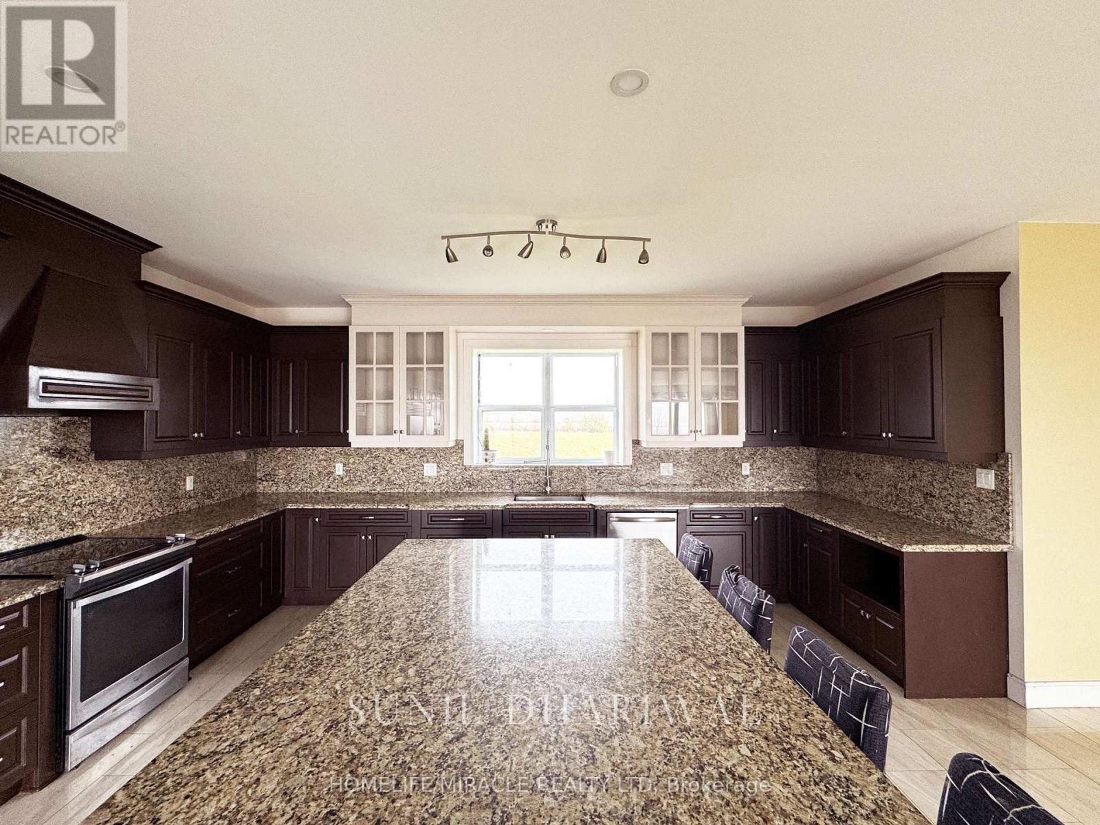 433108 4Th Line, Amaranth, ON - Indoor Photo Showing Kitchen With Double Sink With Upgraded Kitchen