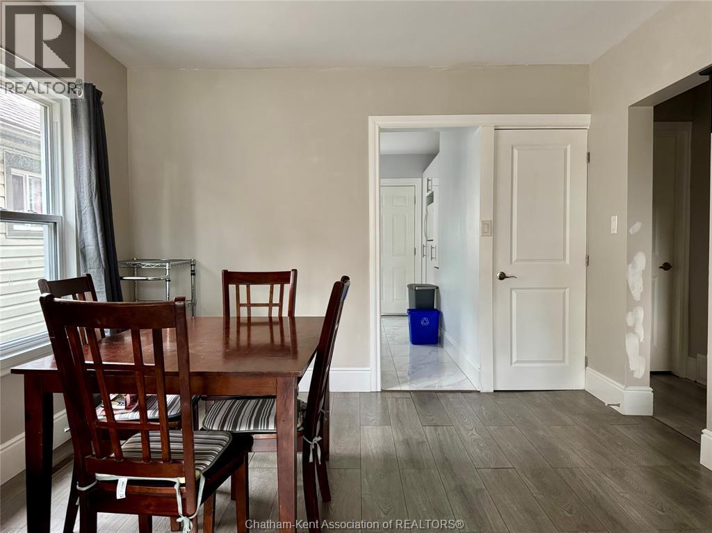 1353 Mckay Avenue, Windsor, ON - Indoor Photo Showing Dining Room