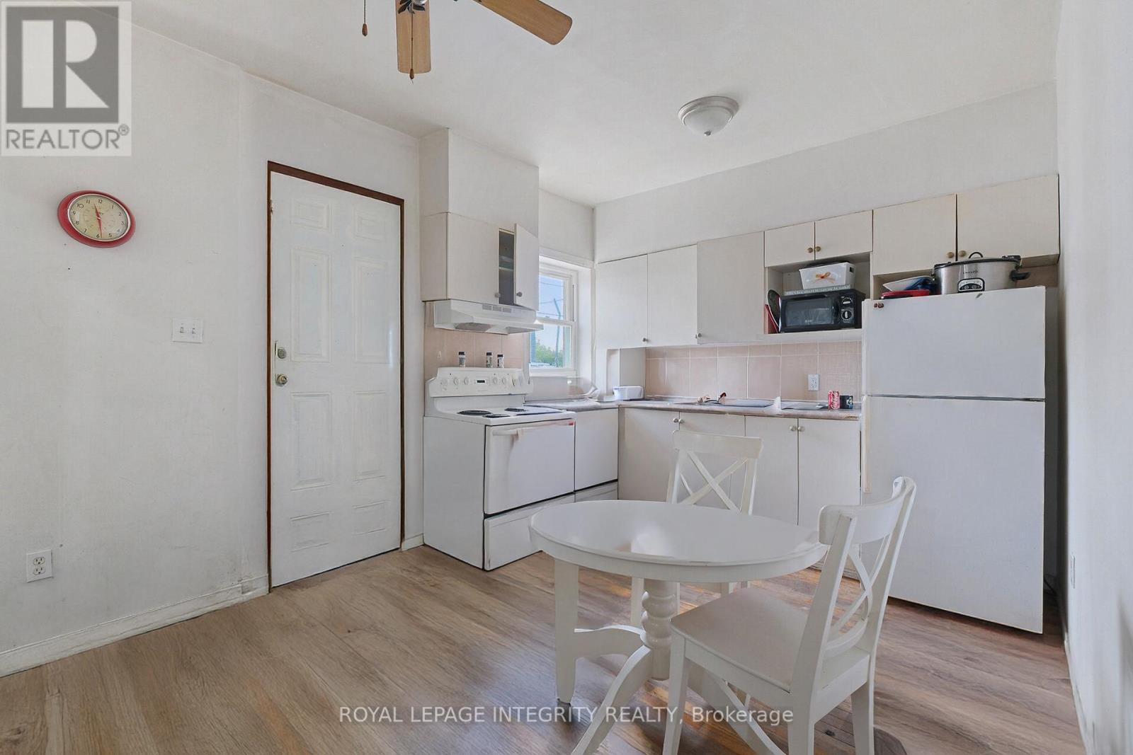 202 Rochester Street, Ottawa, ON - Indoor Photo Showing Kitchen