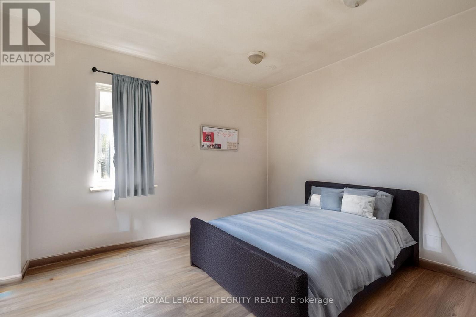 202 Rochester Street, Ottawa, ON - Indoor Photo Showing Bedroom