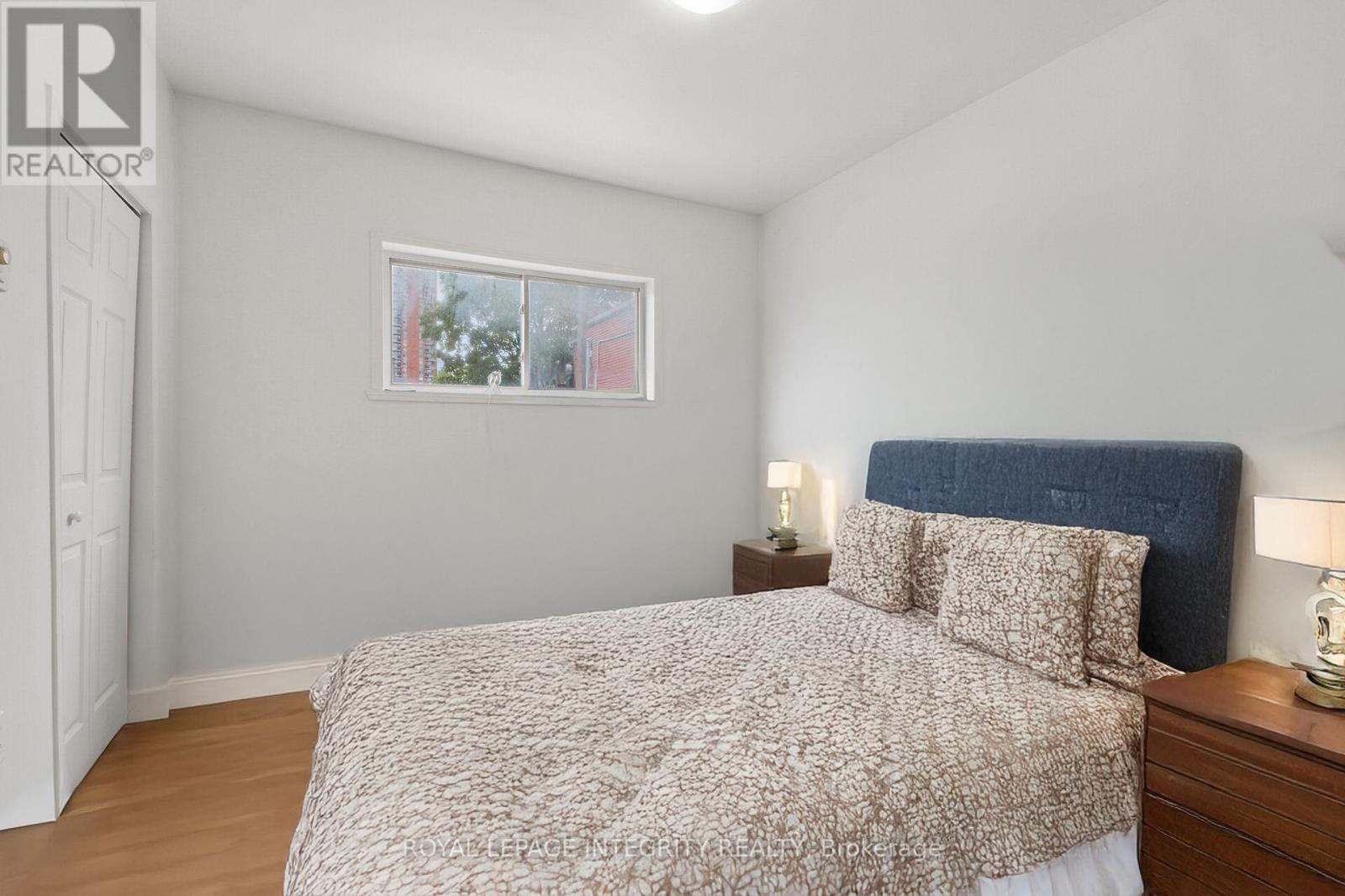 202 Rochester Street, Ottawa, ON - Indoor Photo Showing Bedroom
