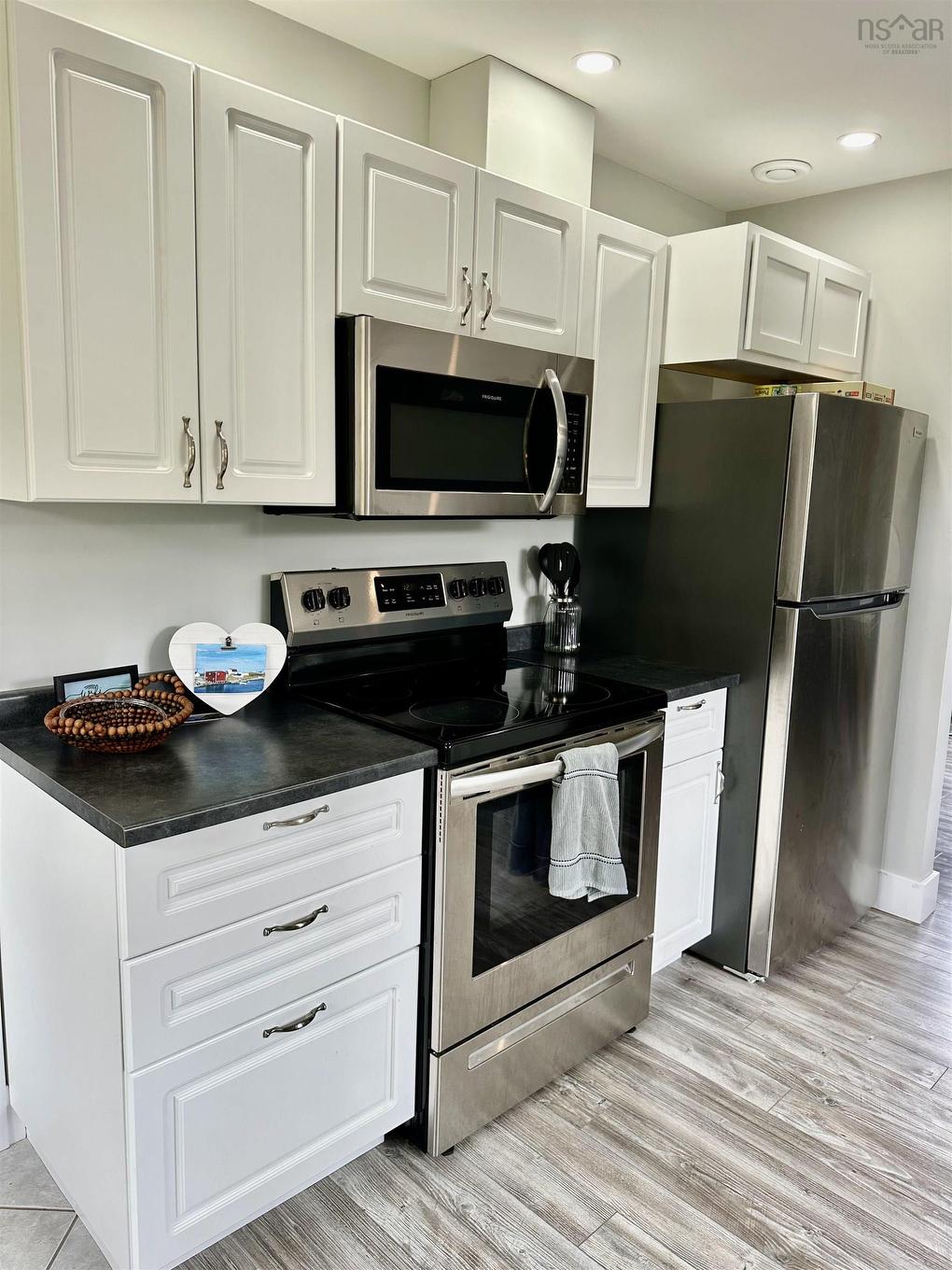 5 Eagles Nest Drive, West Bay Marshes, NS