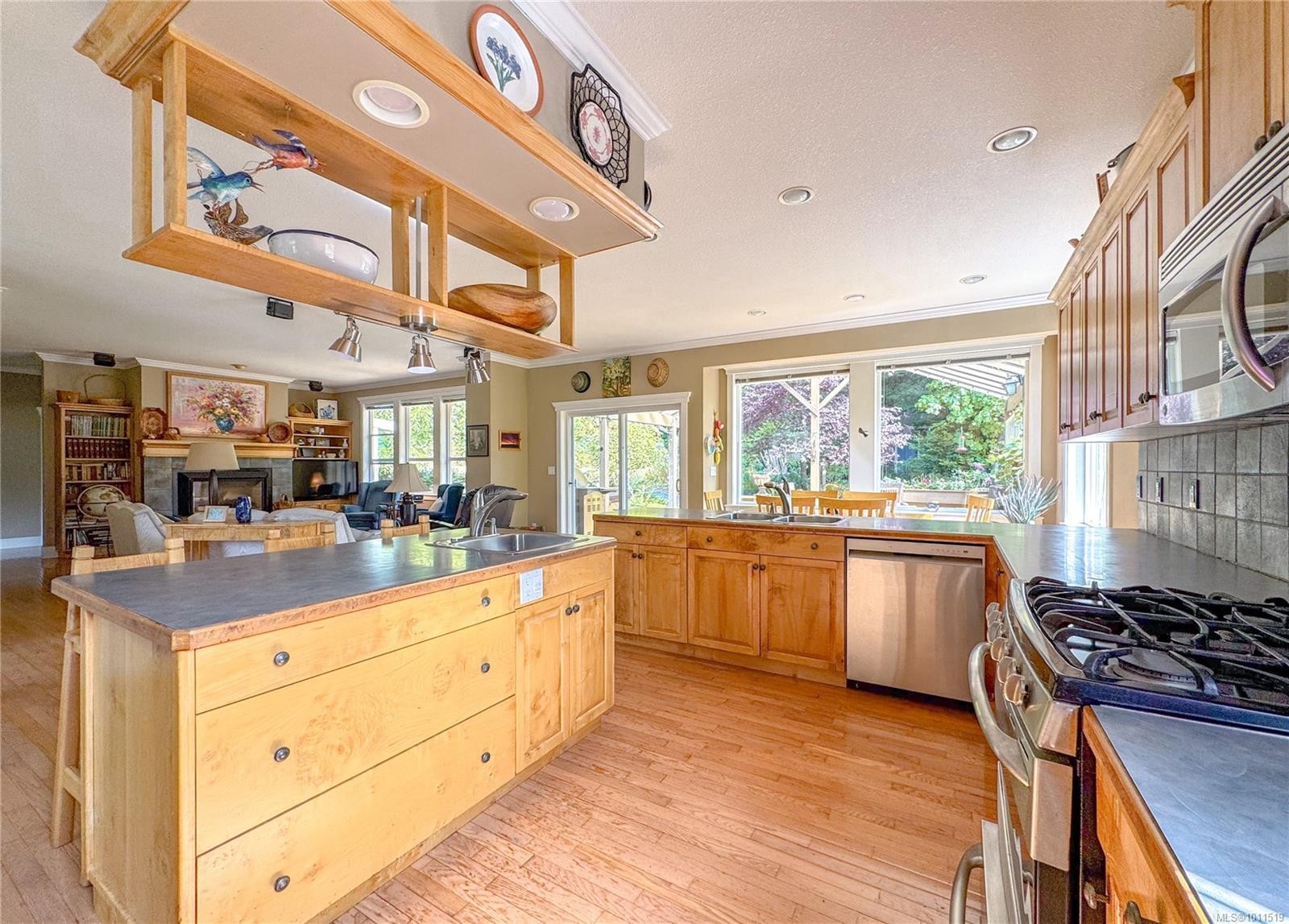 1784 Mussell Hts, Gabriola Island, BC