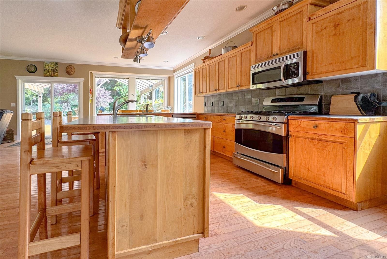 1784 Mussell Hts, Gabriola Island, BC