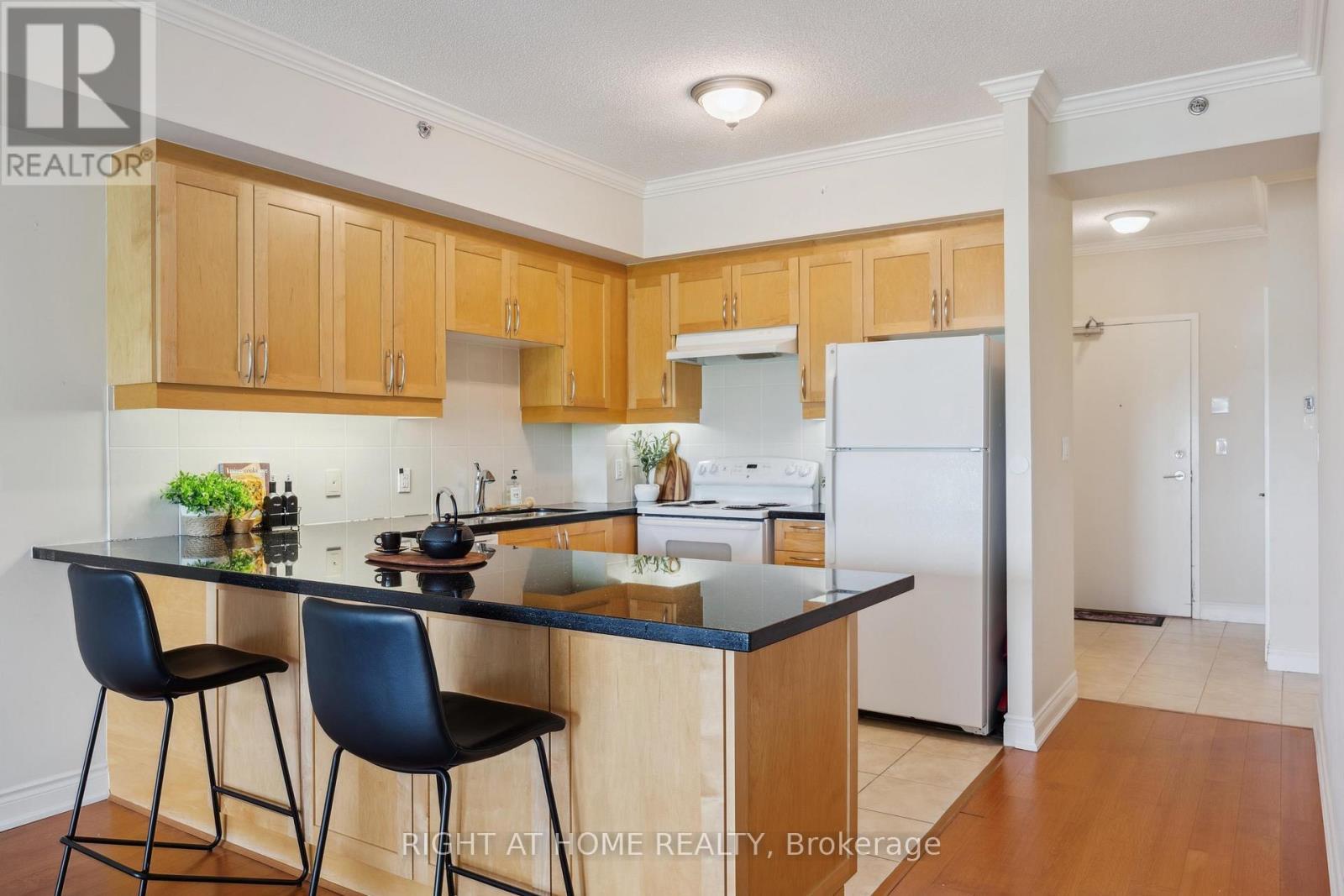 205 - 171 Shanly Street, Scugog (Port Perry), ON - Indoor Photo Showing Kitchen