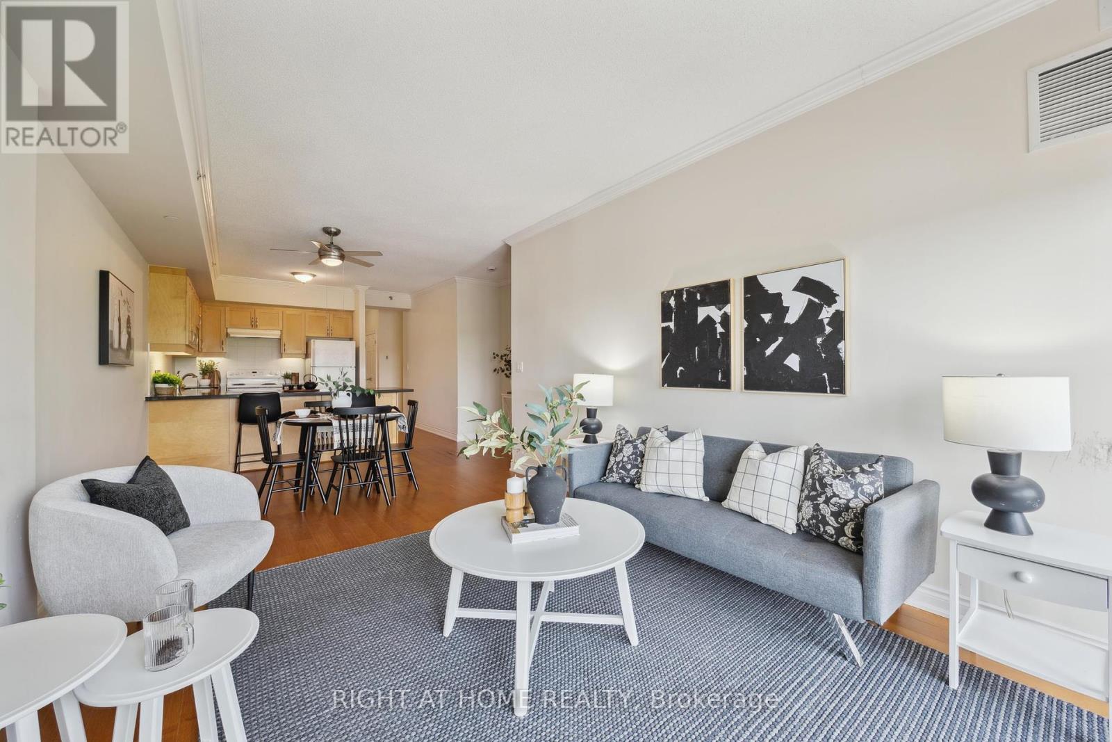 205 - 171 Shanly Street, Scugog (Port Perry), ON - Indoor Photo Showing Living Room