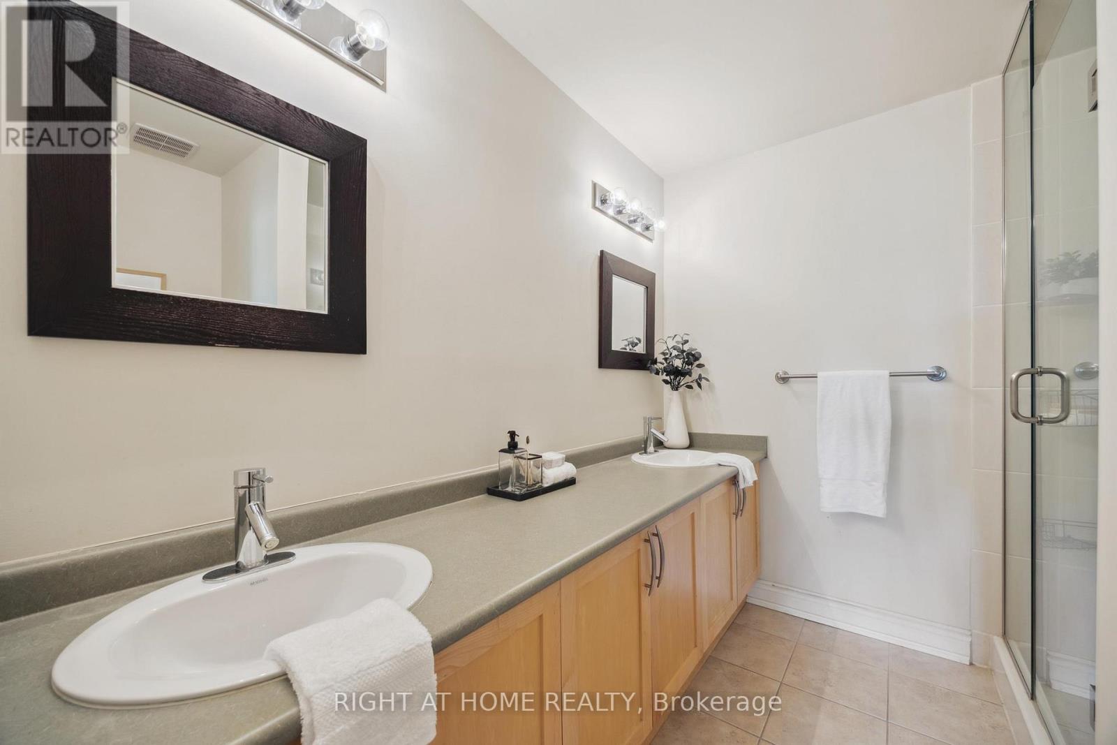 ensuite bath - 205 - 171 Shanly Street, Scugog (Port Perry), ON - Indoor Photo Showing Bathroom